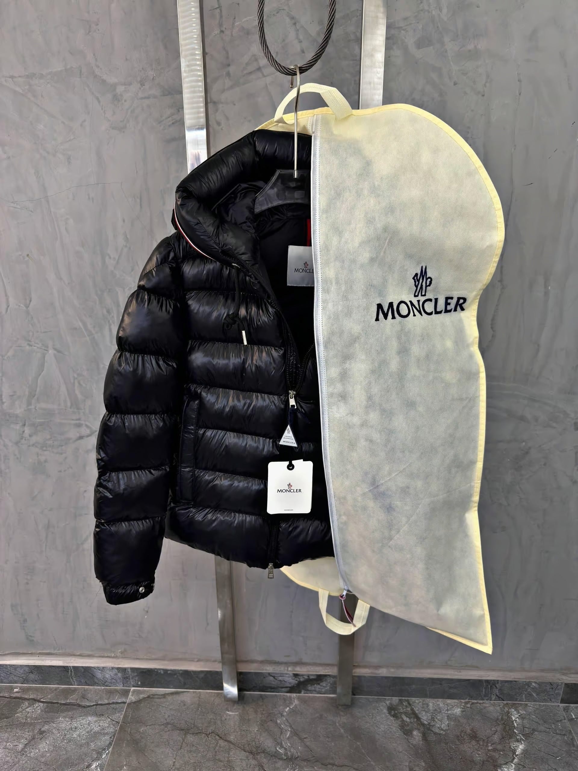 Black Moncler Pavin Down puffer Jacket